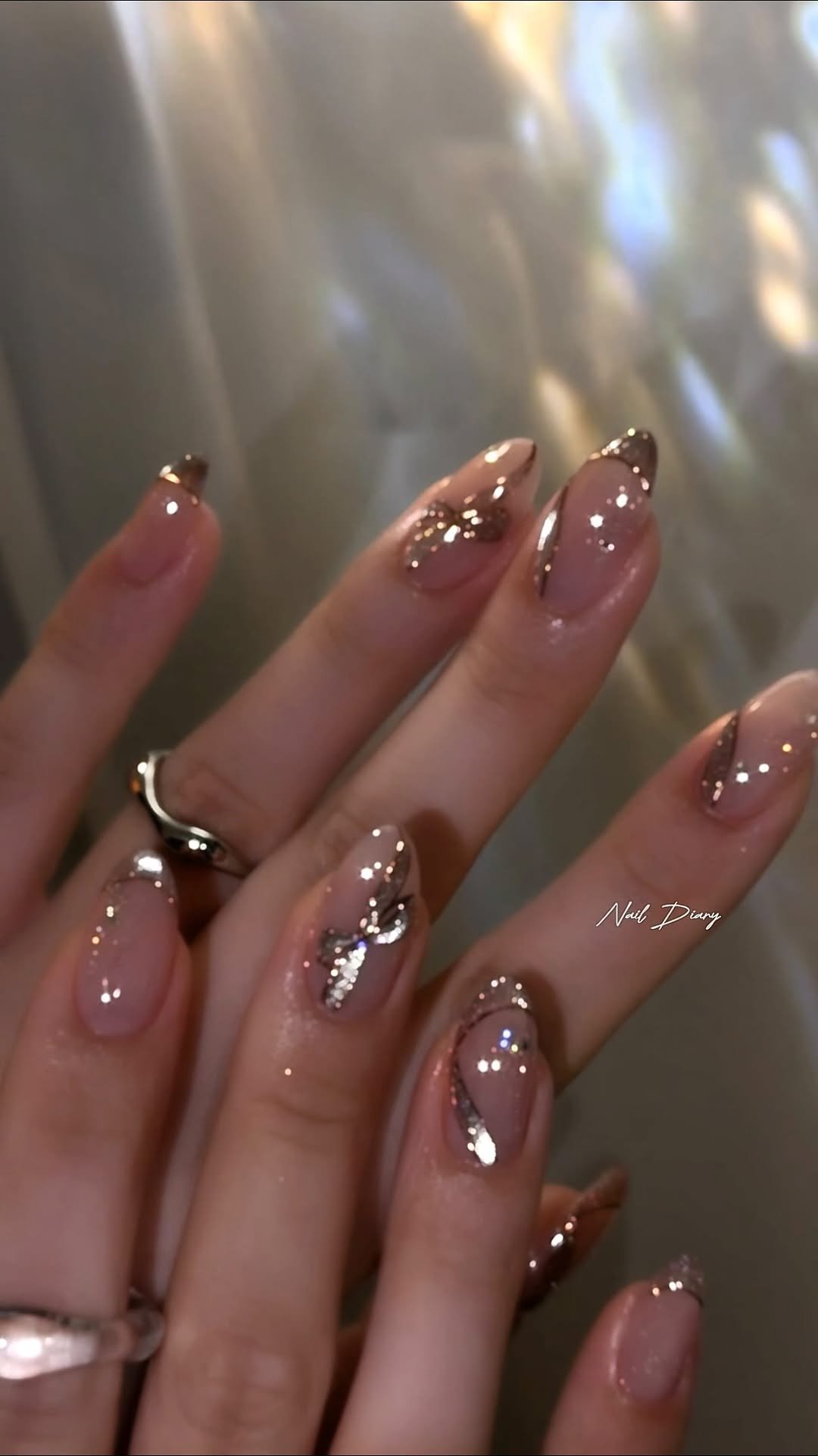 naildiary0 게시물 이미지: 누드톤이지만 극극영롱함✨
은은 화려한 리본
이 디쟌 다른컬러도 모두...