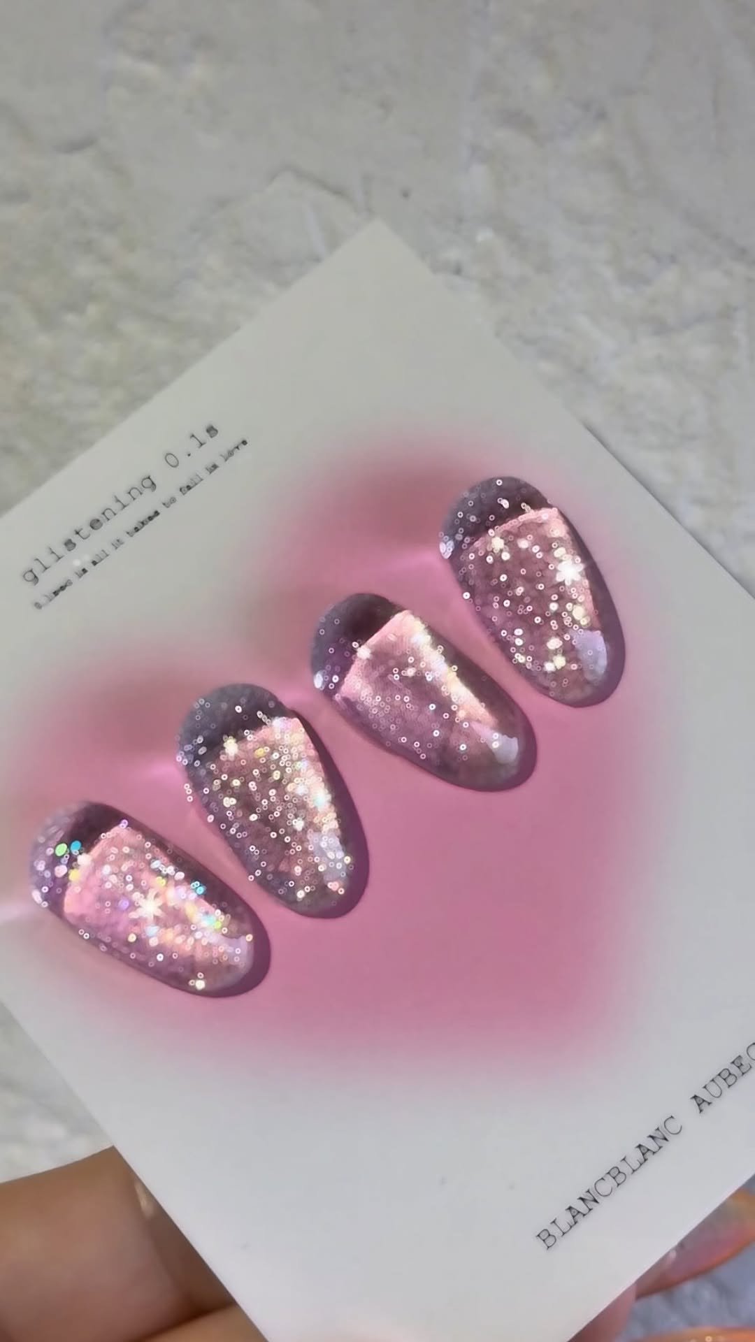 naildiary0 게시물 이미지: 0.1초 만에 반해버림,,🤩
오로라 + 실버
플래쉬젤과 글리터젤 자석젤로...
