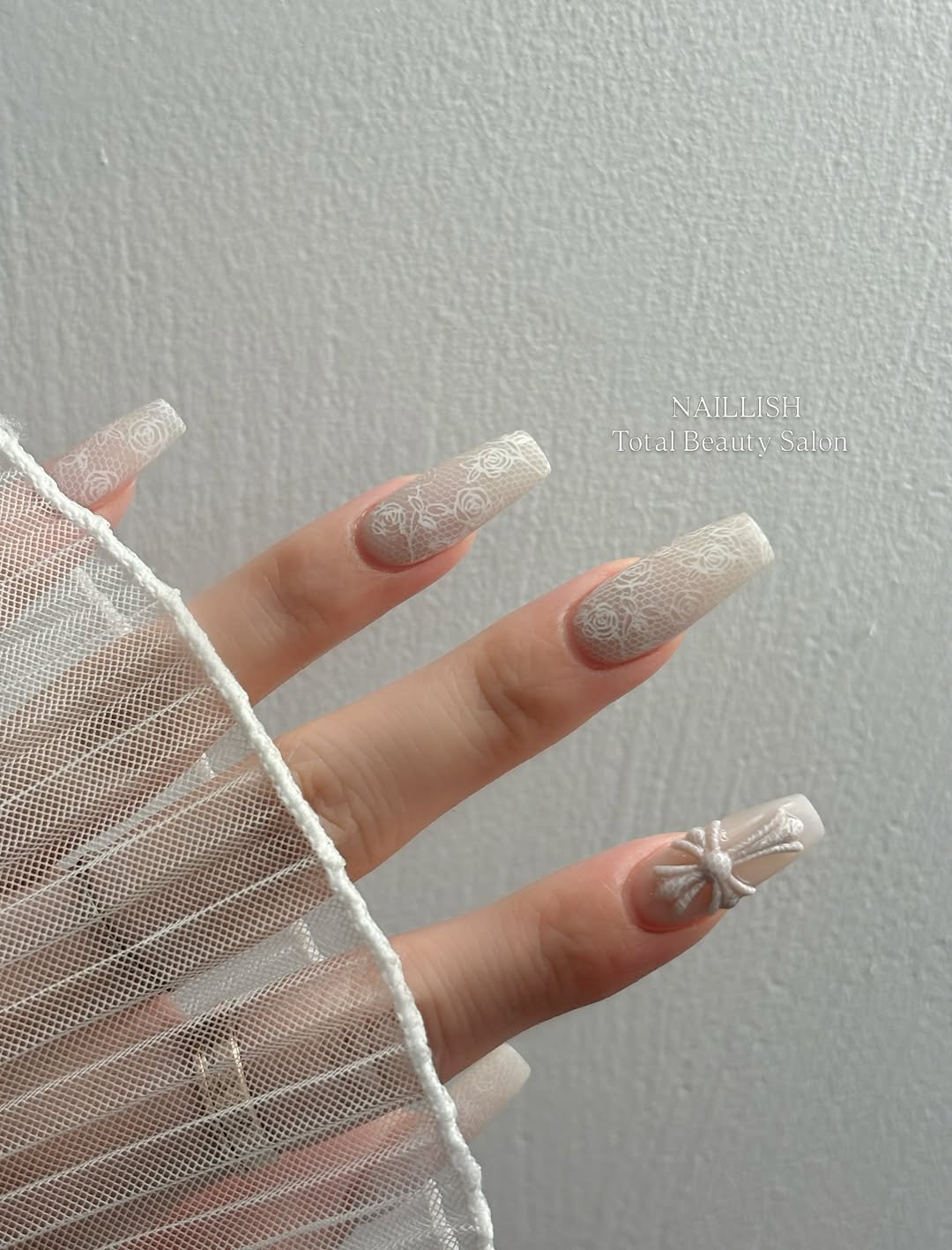 Photo by 네일리쉬[일산네일• 라페스타네일•장항동네일] in 라페스타. May be an image of one or more people, fingernails and text that says '本酒り NAILLISH Total Beauty Salon'.