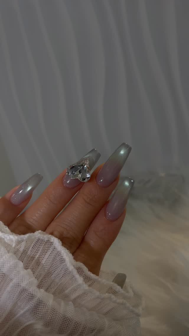 naillish 게시물 이미지: 🖤 NAILLISH & TANTASTIC 🖤

𖤐디자인 보내주셔야...