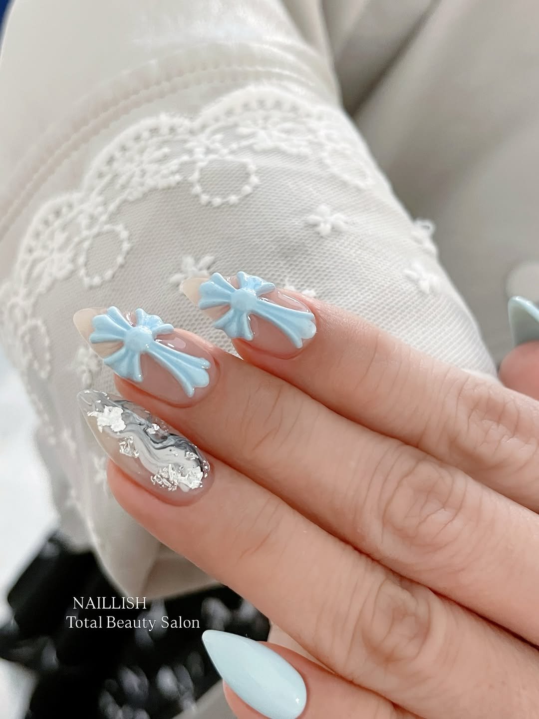 Photo by 네일리쉬[일산네일• 라페스타네일•장항동네일] in 일산라페스타. May be an image of one or more people, fingernails and text that says 'NAILLISH Total Beauty TotalBeautySalon Salon Salon'.