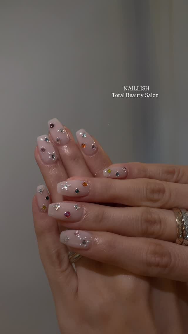 naillish 게시물 이미지: 🖤 NAILLISH & TANTASTIC 🖤

𖤐디자인 보내주셔야...