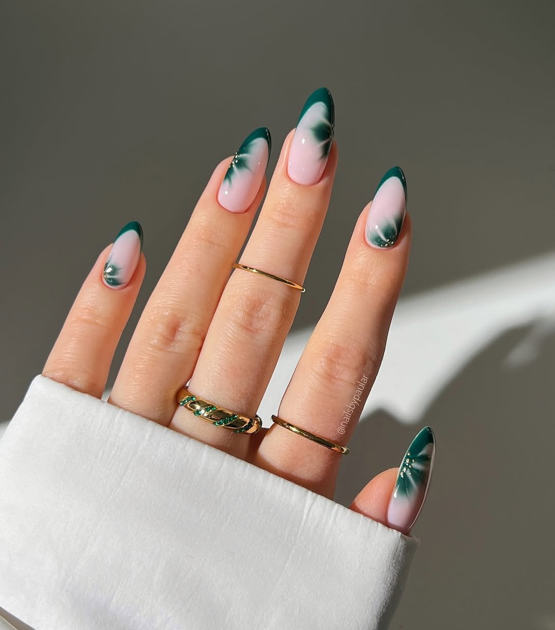 Photo shared by Paula 💅🏻🌙💗 on February 27, 2026 tagging @melodysusie_official. May be an image of one or more people, fingernails and text.