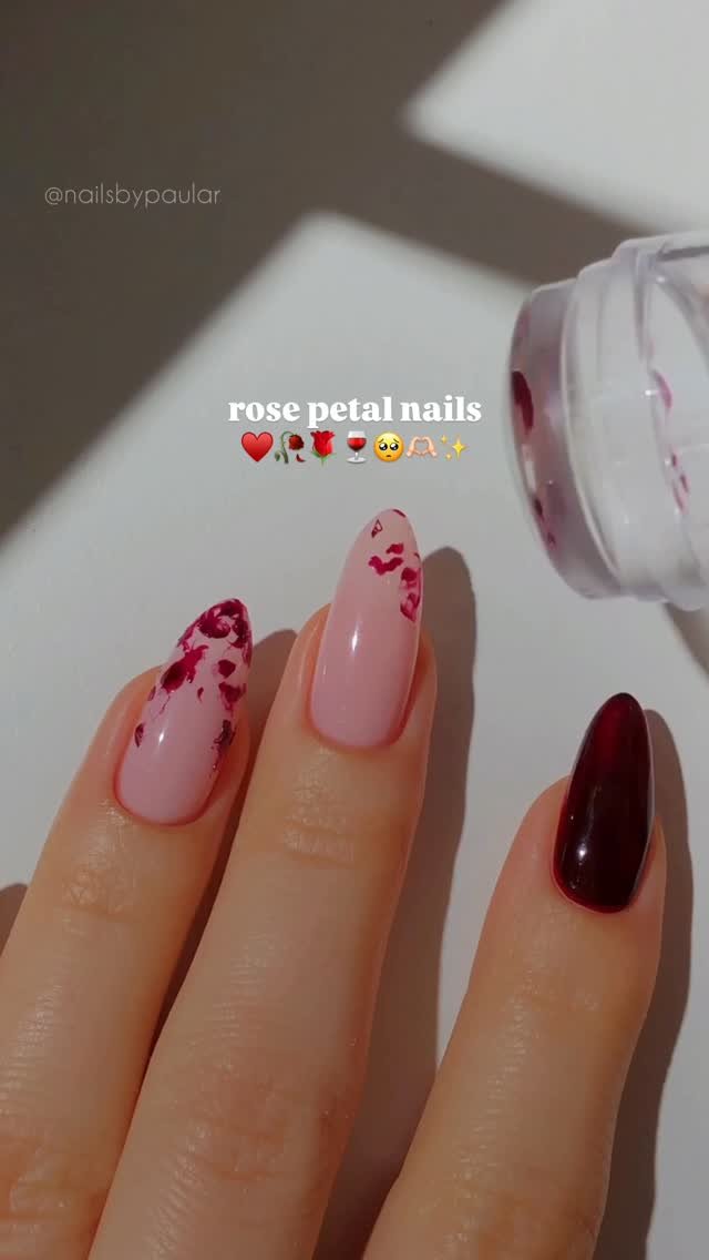 nailsbypaular 게시물 이미지: rose petal nails! ♥️🥀🍷
a minimal & easy dark...