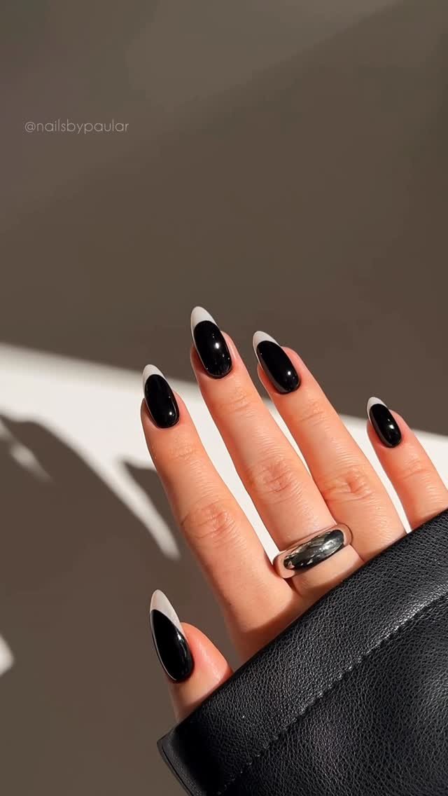 nailsbypaular 게시물 이미지: B+W french nails! 🖤🤍🌙✨
a monochromatic version...