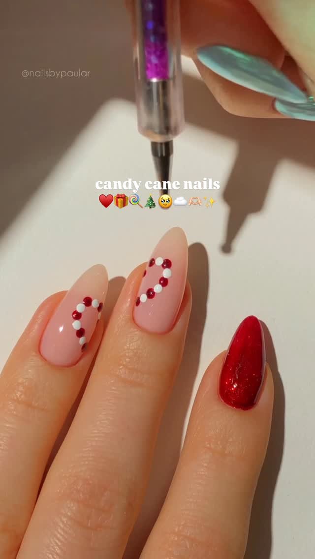 nailsbypaular 게시물 이미지: candy cane nails! ♥️🍭🎄☁️
a classic christmas...