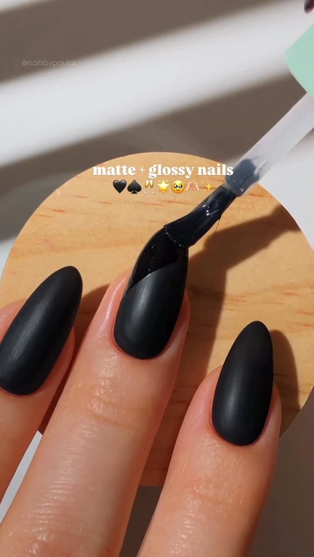 nailsbypaular 게시물 이미지: matte + glossy nails! 🖤🥂✨
a black, minimal &...