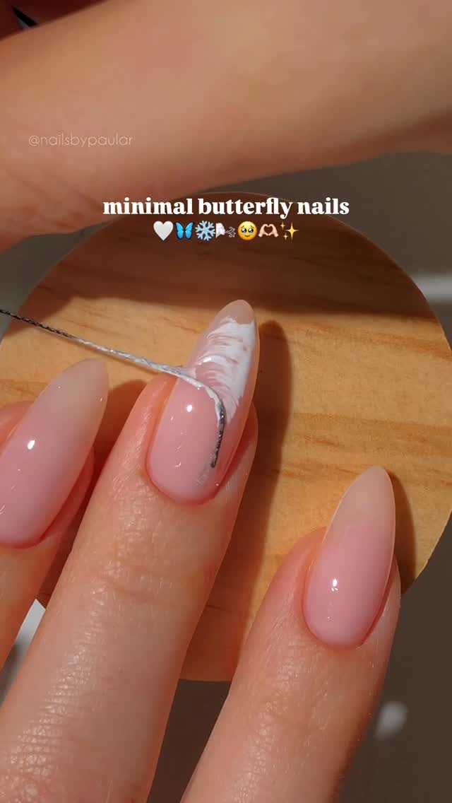 nailsbypaular 게시물 이미지: minimal butterfly nails! 🤍🦋❄️
i couldn’t help...