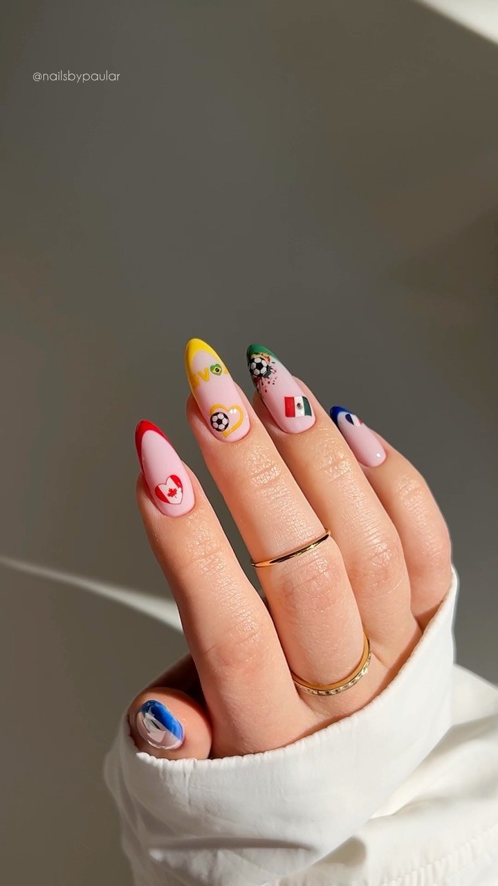 nailsbypaular 게시물 이미지: World Cup nails! 💙💛❤️💚⚽️
i may not be the...