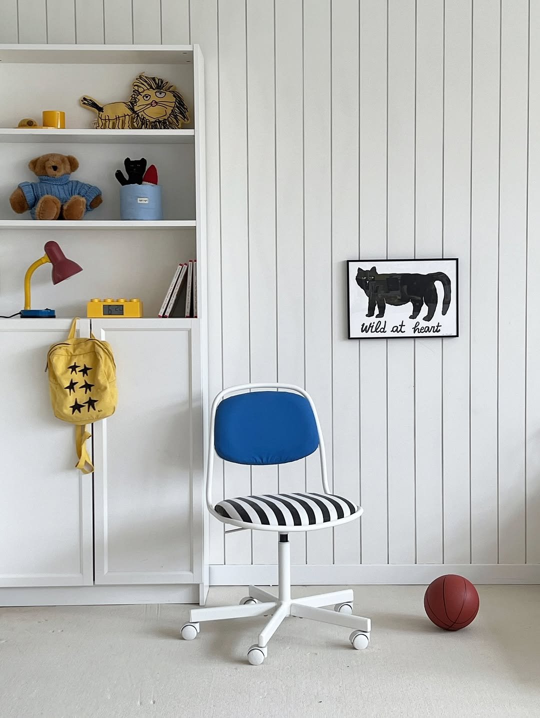 Photo shared by 나잇나잇 night night on September 18, 2025 tagging @ikea, and @ikeakr. May be an image of ‎armchair, rocking chair, chair, rack, indoors and ‎text that says '‎תייו wild wildatheart at heart‎'‎‎.