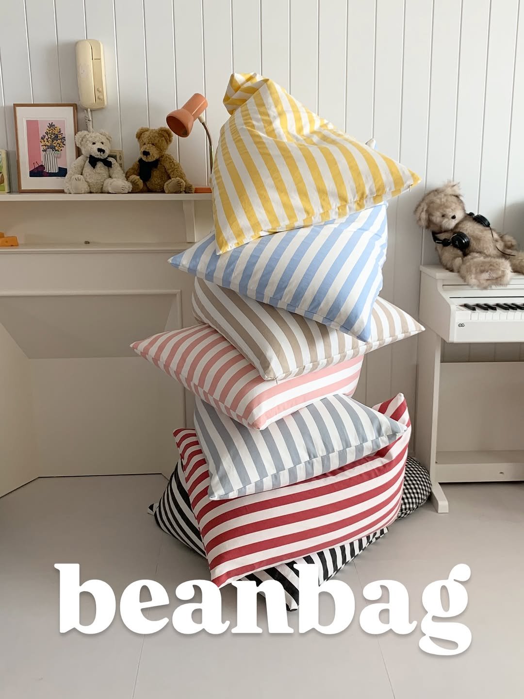 Photo by 나잇나잇 night night on September 22, 2025. May be an image of grocery bag, beanbag chair and text that says 'beanbag'.
