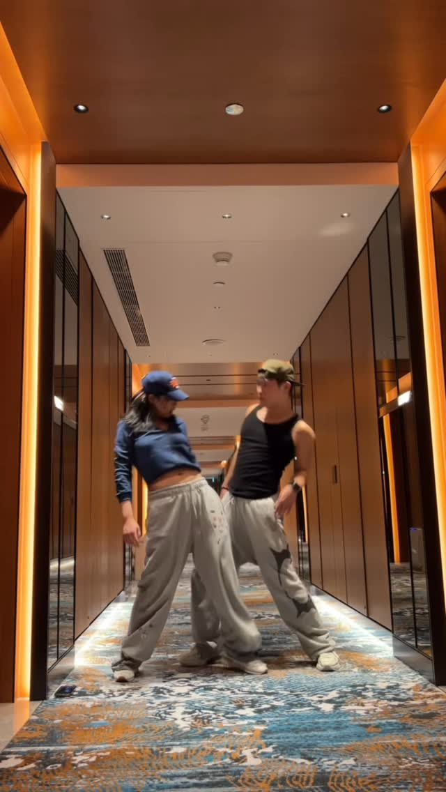 nakedbibi 게시물 이미지: @______dart_jeong 
🤯