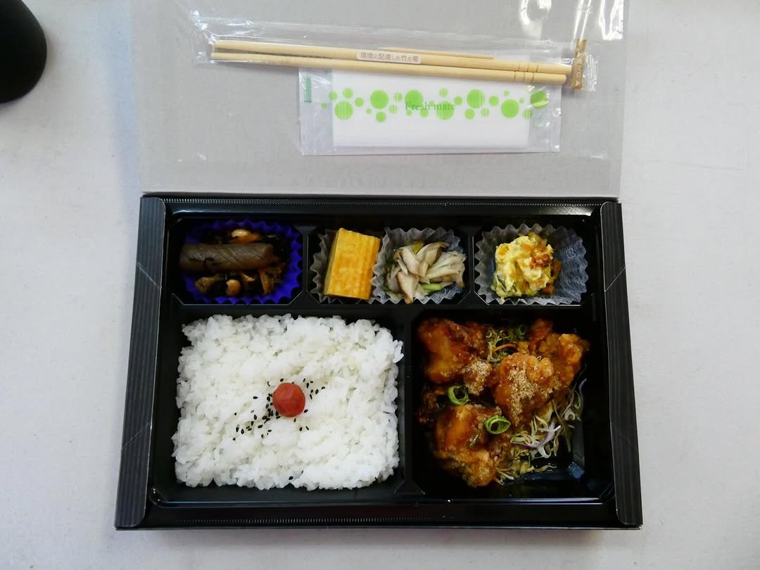 Photo by 남윤수 on December 31, 2025. May be an image of sushi, croquette, tofu, chopsticks, skewer, cutlet, rice and text.