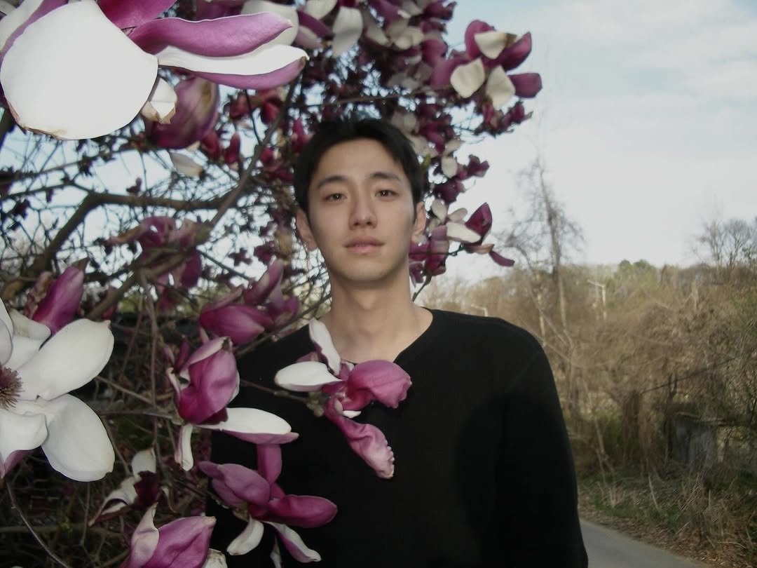 Photo by 남윤수 on April 12, 2026. May be an image of flower and text.