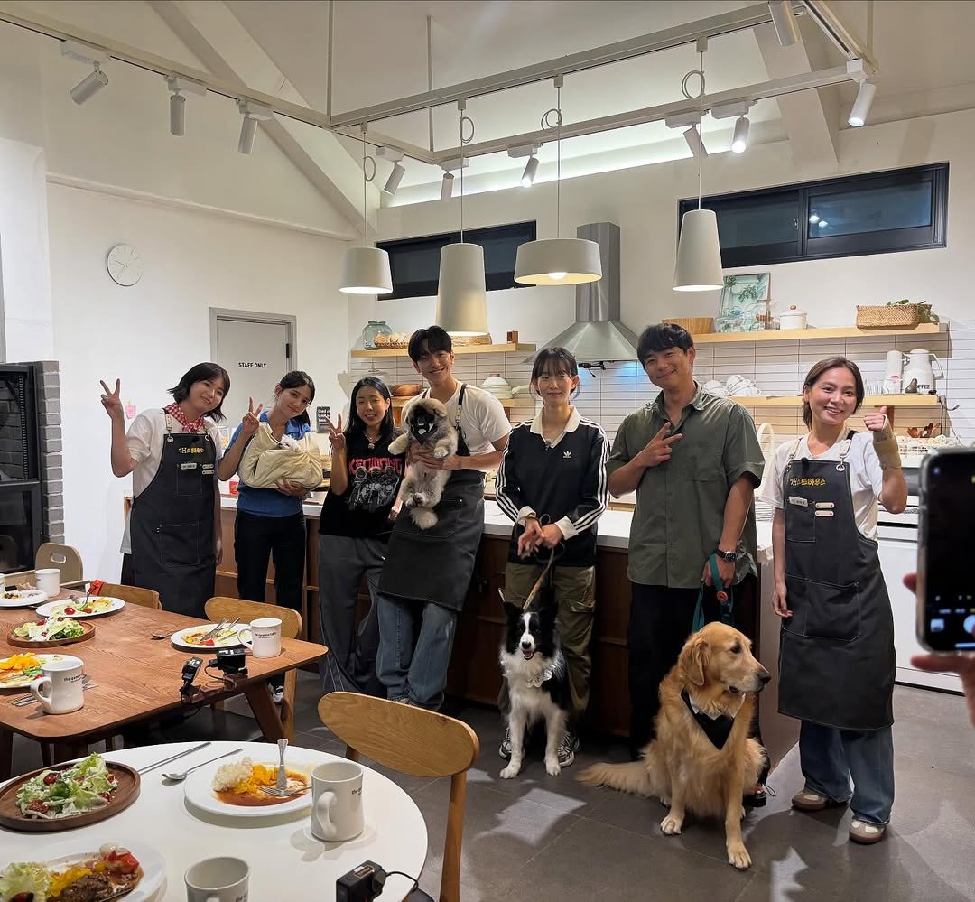Photo shared by 남윤수 on October 03, 2025 tagging @nambora, @kwonttotto, @sae_keomong, @buchucollie, and @life_of_duckoo. May be an image of apron, petfood and text.