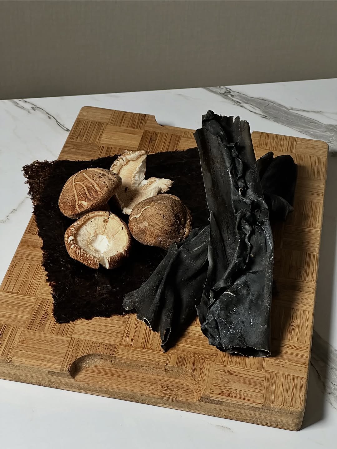 Photo by NamCook 남쿡 on October 15, 2025. May be an image of text.