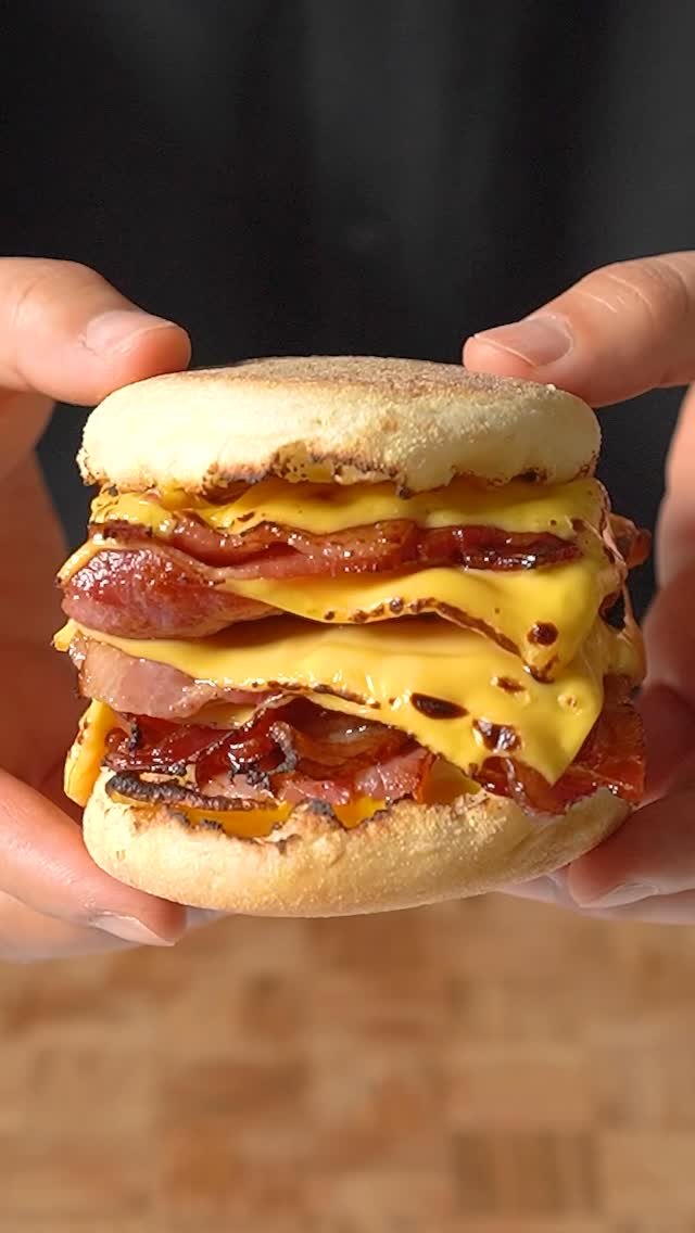 namcook_ 게시물 이미지: 레벨업 베이컨 맥모닝 
Level Up Bacon McMuffin