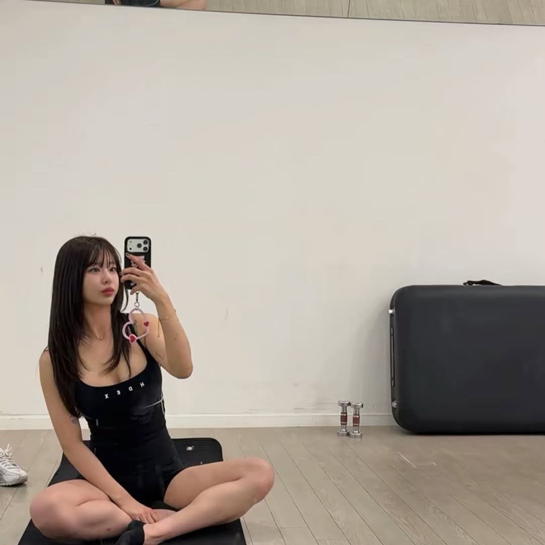 namjuhyun_ 게시물 이미지: 내일 벌써 금요일이자나🖤