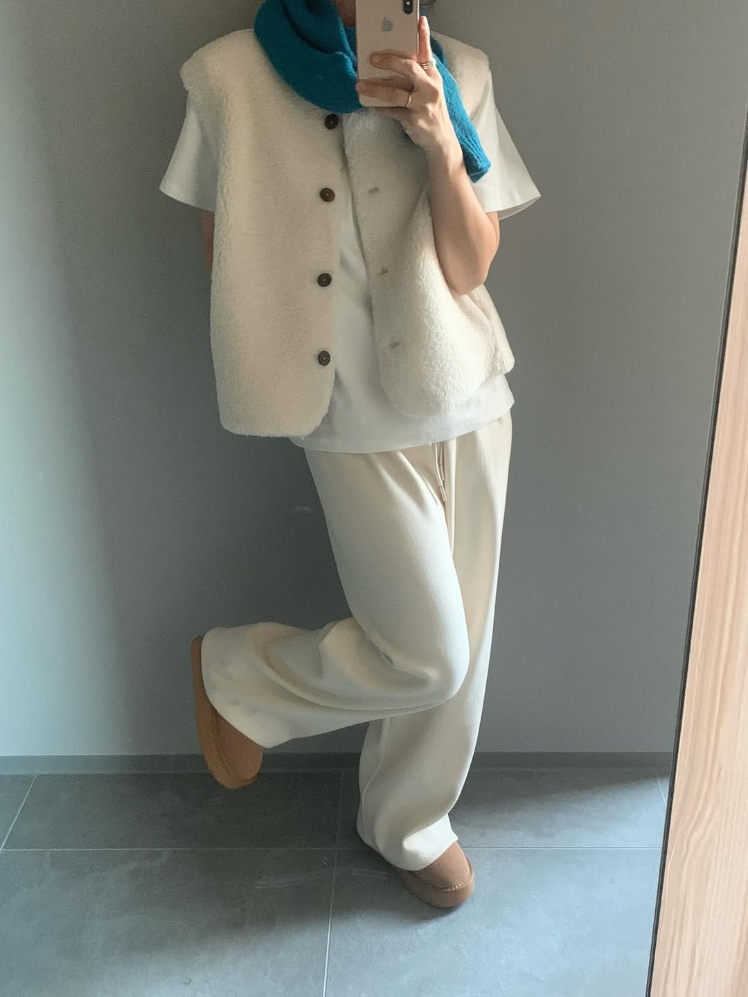 Photo by 데얼즈 on November 10, 2025. May be an image of suit and text.