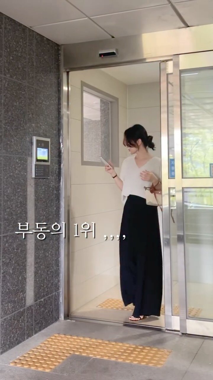 nampo_j 게시물 이미지: 요 바지 기억하실까요 ,, 🤍

요 릴스로 데얼즈 알게되신 분들이 많으셔서...