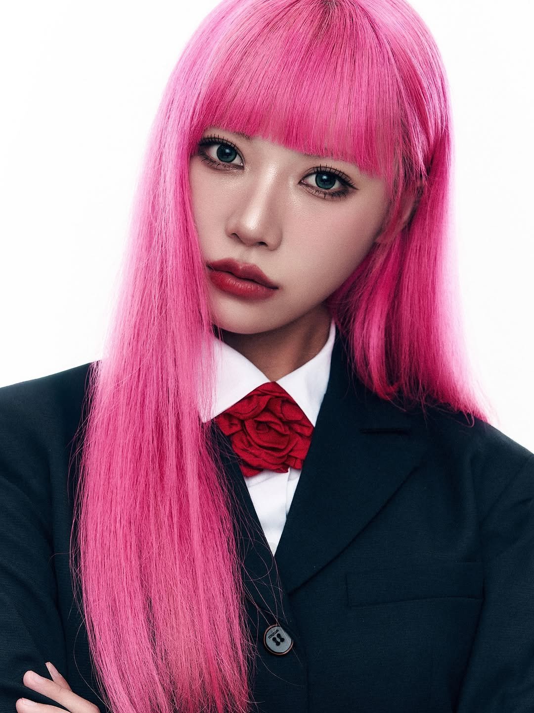 Photo by 홀로나나 NANA on November 13, 2025. May be an image of one or more people, bangs, makeup and text.