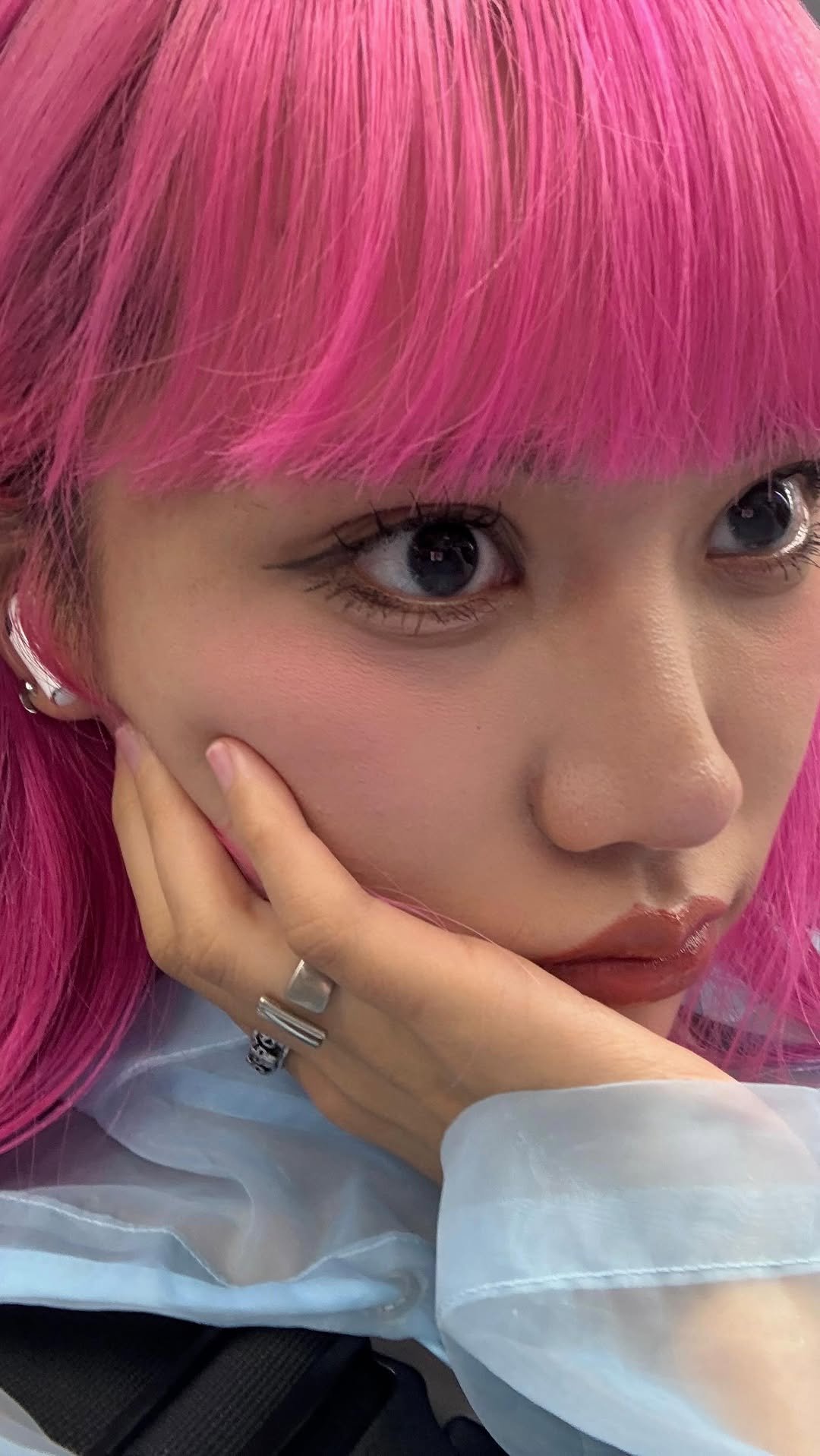 nana_auau 게시물 이미지: 용과로 염색하면 생기는일

유튭에 더 뒤집어지는 영상들이 > 홀로나나

#핑크머리 #핑크염색