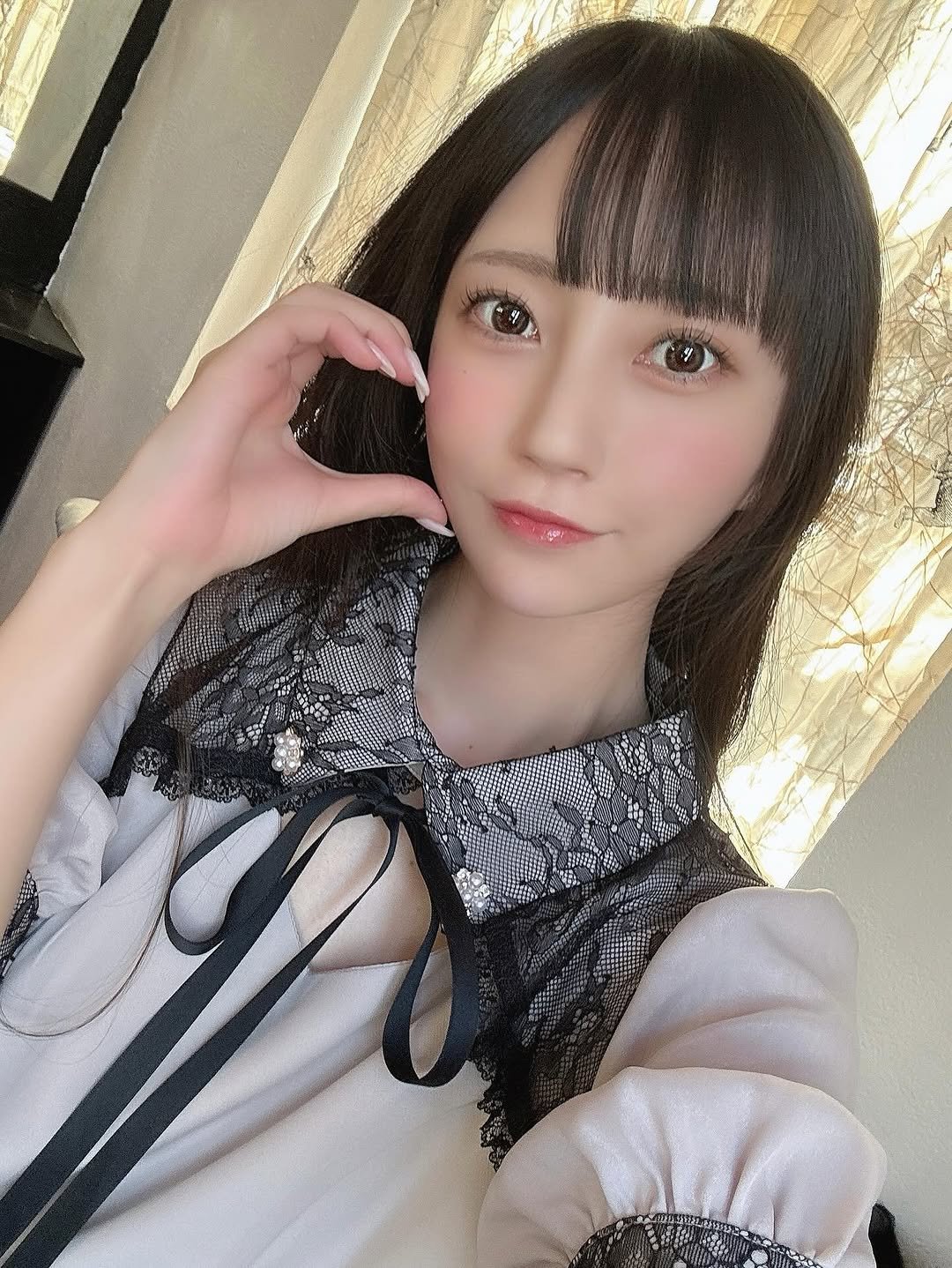 Photo by 七沢みあ on November 11, 2025. May be a selfie of one or more people, hair, dress, costume and text.