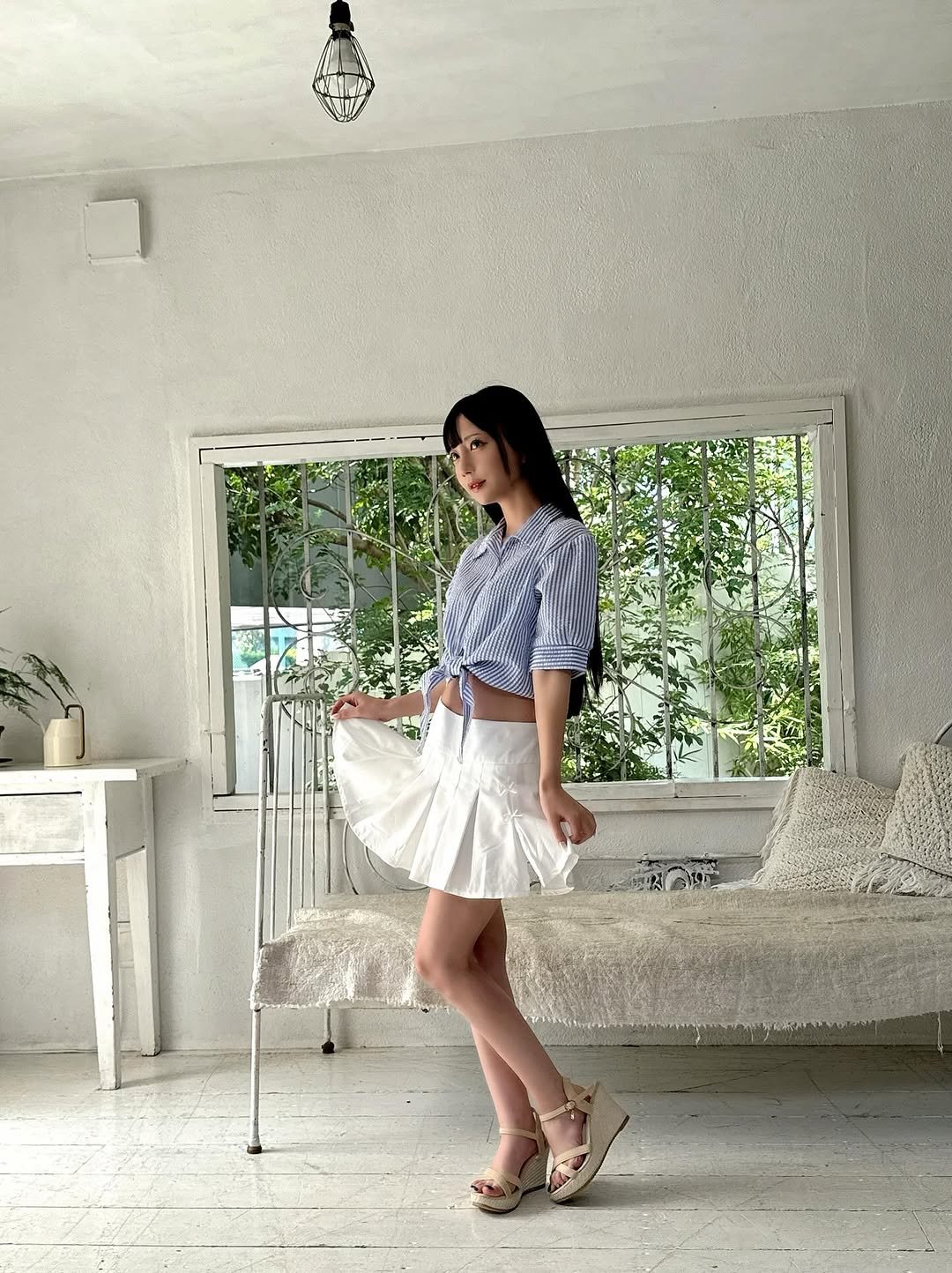 Photo by 七沢みあ on November 17, 2025. May be an image of skirt, miniskirt and text.