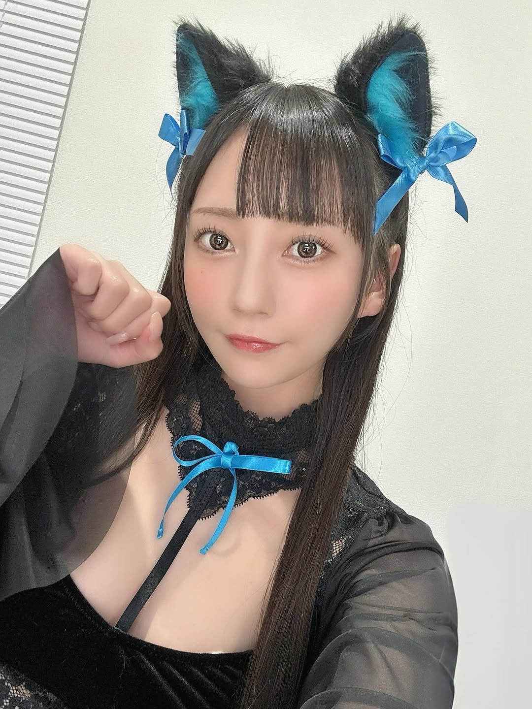 Photo by 七沢みあ on November 30, 2025. May be an image of costume and text.