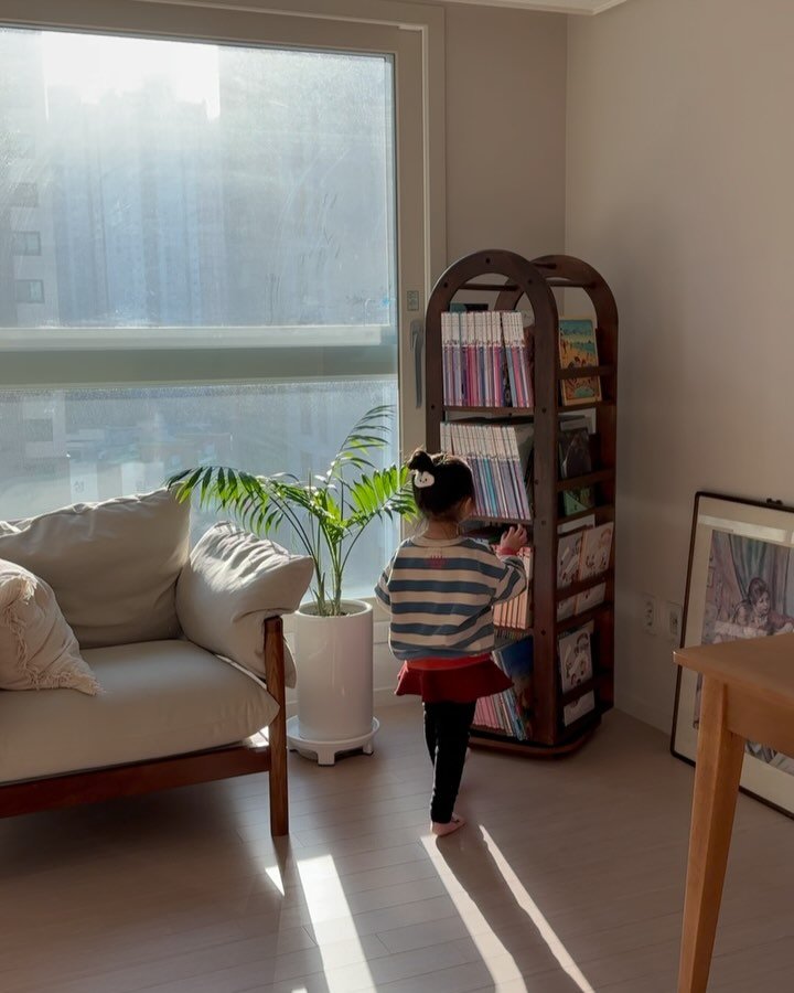 nanathan012 게시물 이미지: 나나단 독서 습관 비결ෆ 

✎ 스토리로 아이들의 일상을 보시고 책육아 비결을 많이...