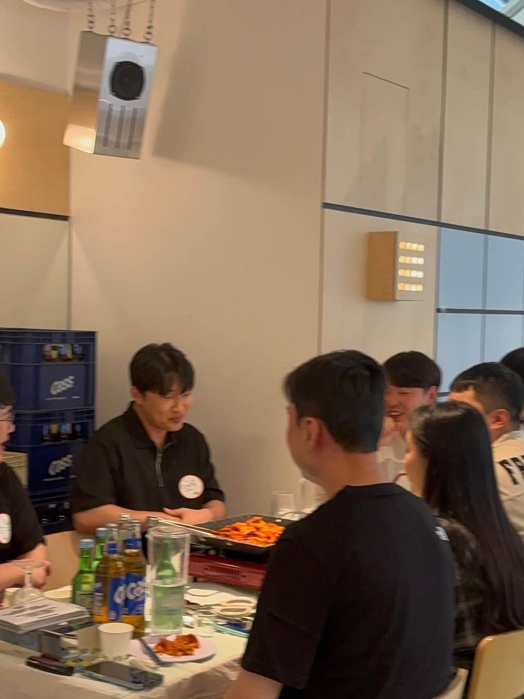 nangman_gh 게시물 이미지: 6/13 낭만 하루 기록

오늘도 낭만은 누군가의 하루 끝을
따뜻하게 물들이기 위해...