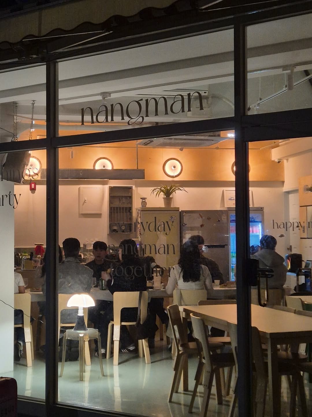 nangman_gh 게시물 이미지: 4/30 낭만 하루 기록

오늘은 어딘가 차분한 설렘이 머무는 밤이었습니다...