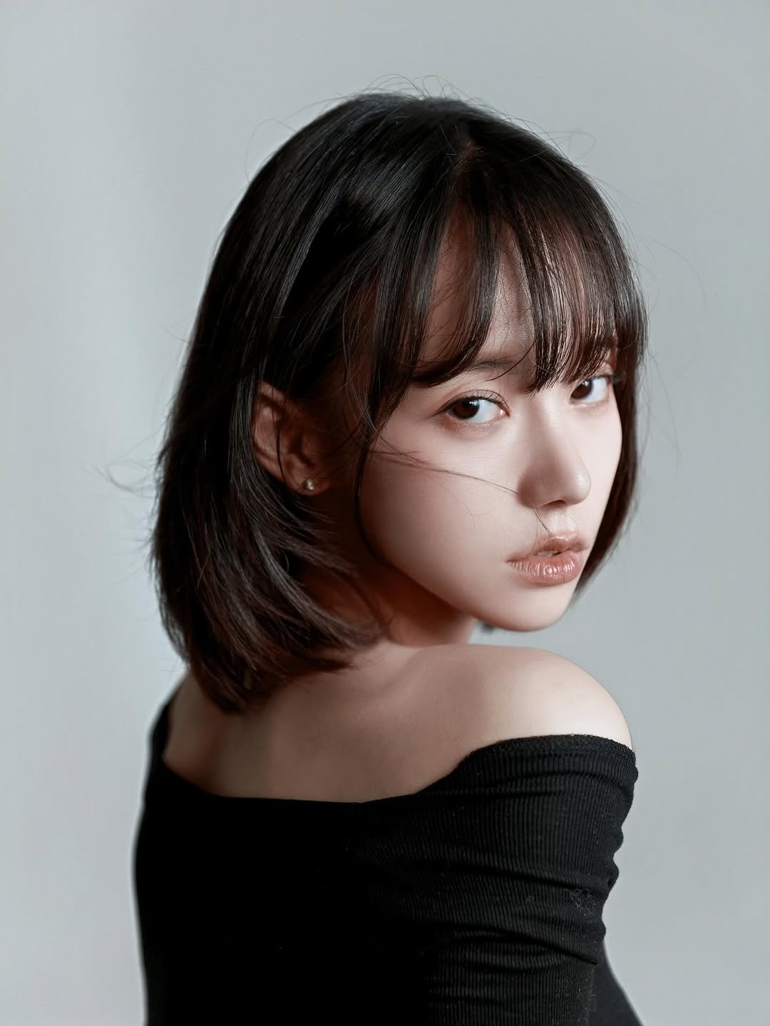 Photo by 박서진 on January 29, 2026. May be an image of one or more people, makeup and hair.