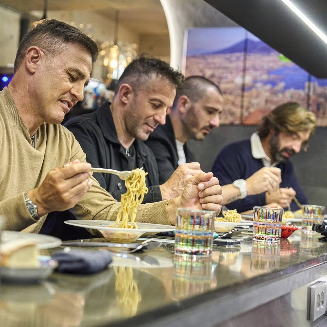 napolimatfia 게시물 이미지: 🇮🇹⚽️
Serve Italian dishes for four Italian...