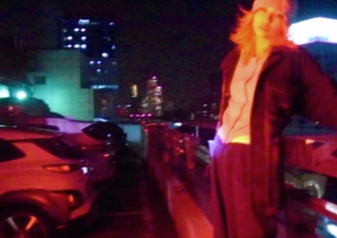 Photo shared by Choi Na Rang 최나랑 on November 02, 2025 tagging @brogyu, @mxnsxxk, @_choiminseok, @deinkim, @aff_1844, @yoonjinchoe, @znsqlstp, @ninbae, @lowboikey, @roh.jaehoon, @tricolorbae, @lov3ni, @ruffdraft.online, and @deinet_official. May be an image of one or more people, blonde hair, skyscraper, the Queensboro Bridge and street.