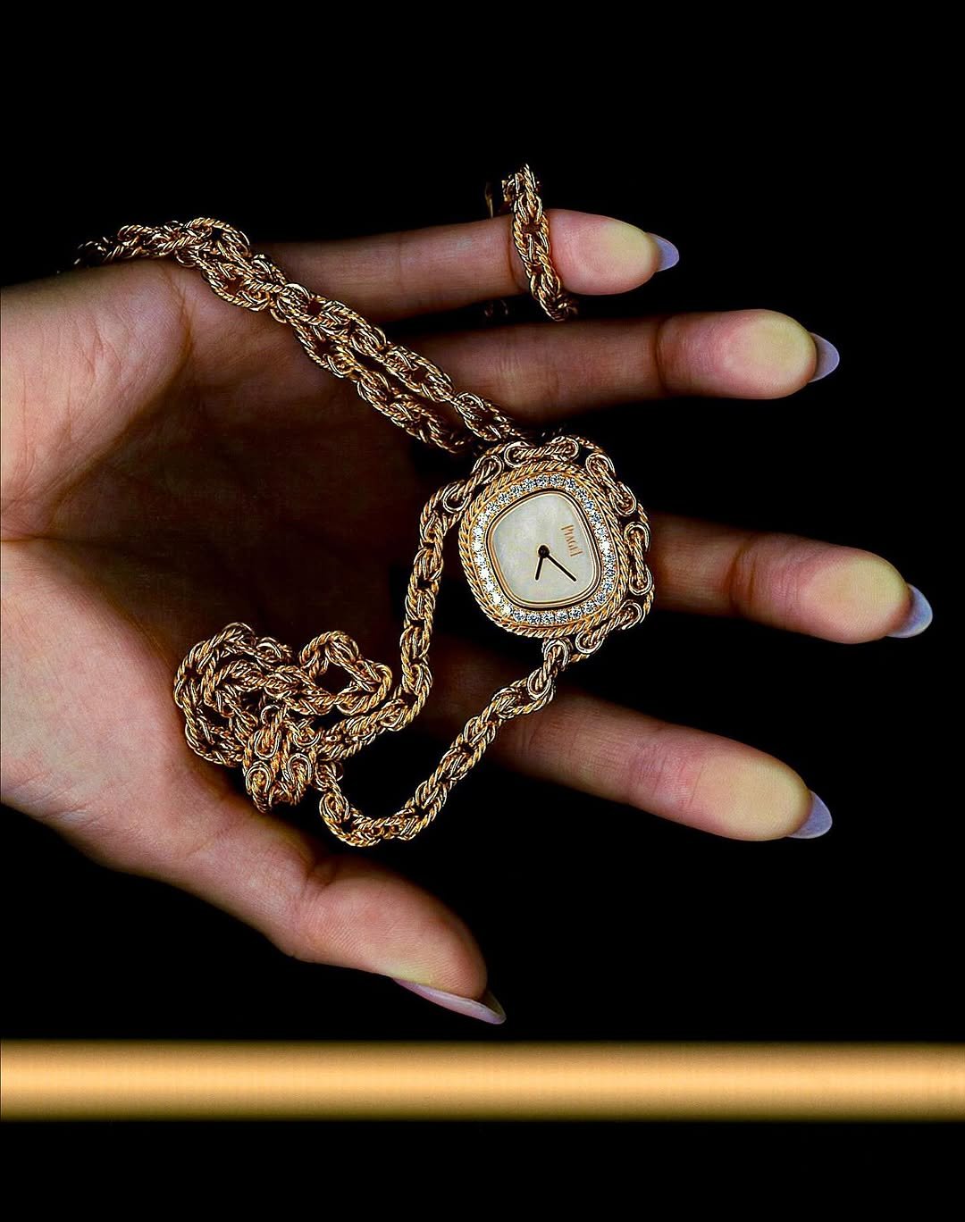 Photo shared by Choi Na Rang 최나랑 on November 11, 2025 tagging @yerimshin, @berry___park, @marieclairekorea, and @insunnyyy. May be an image of jewelry, wrist watch and text.