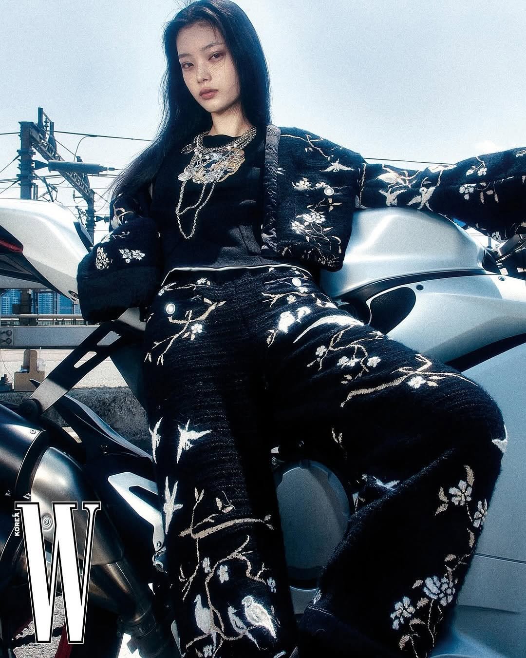 Photo shared by Choi Na Rang 최나랑 on June 29, 2025 tagging @wkorea, @xyjgk, @jmodelkorea, @hyunhair, @___luckydooo, @yoonjinchoe, @grasshopp4r, @limjeongout, and @chenzhi1225. May be an image of 1 person, magazine and text.