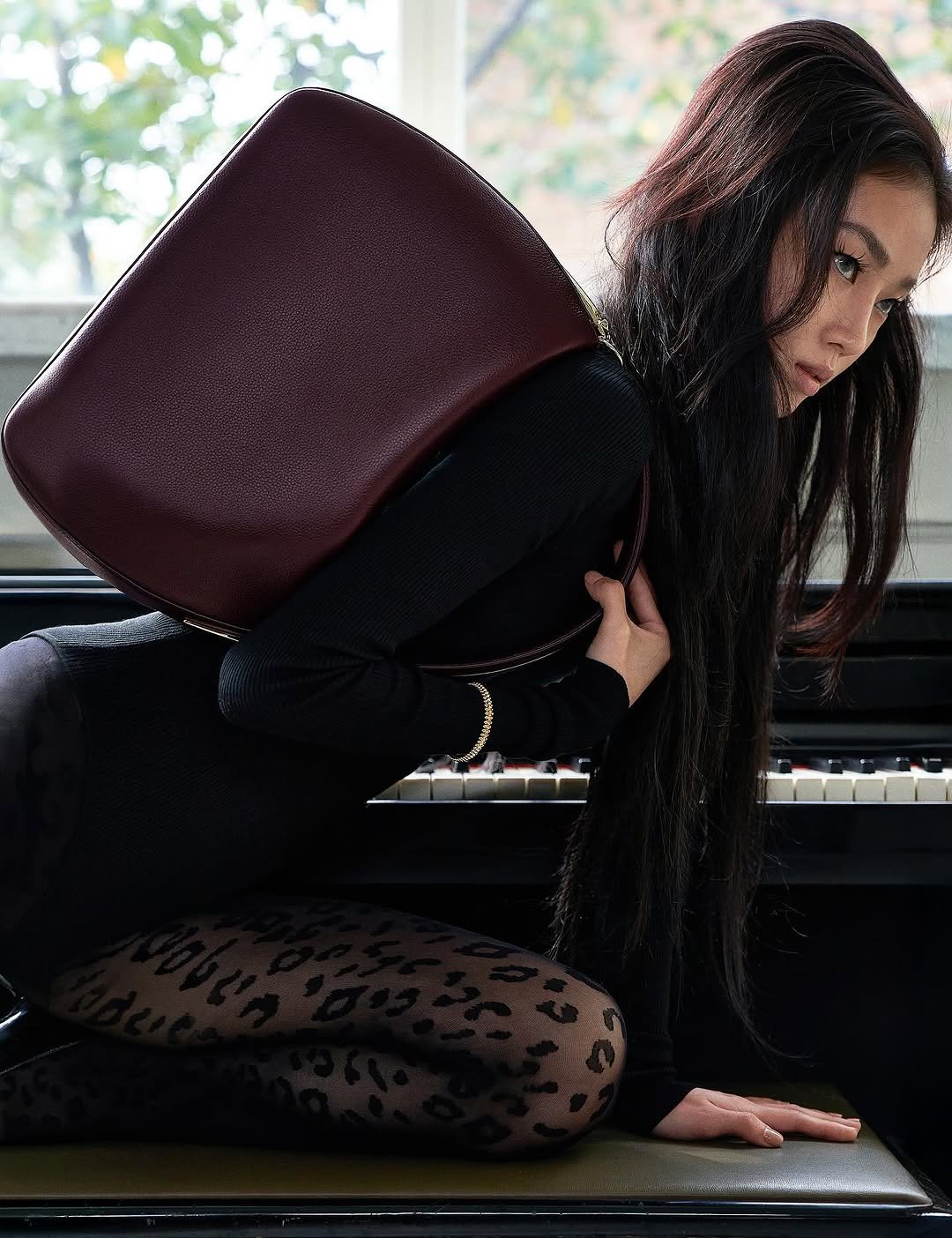 Photo shared by Choi Na Rang 최나랑 on November 06, 2025 tagging @wkorea, @cartier, @h_y_u_n_j_, @jmodelkorea, @___luckydooo, @grasshopp4r, @seminario__, @sssutj, and @limjeongout. May be an image of leather.