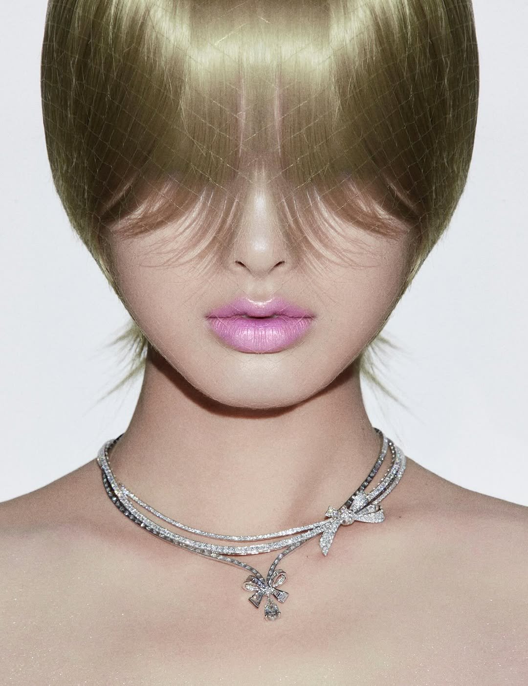 Photo shared by Choi Na Rang 최나랑 on June 08, 2025 tagging @wkorea, @ziiiiii___yeony, @hyunhair, @limjeongout, and @seoulthenailworker. May be an image of one or more people, blonde hair, bangs, makeup and jewelry.