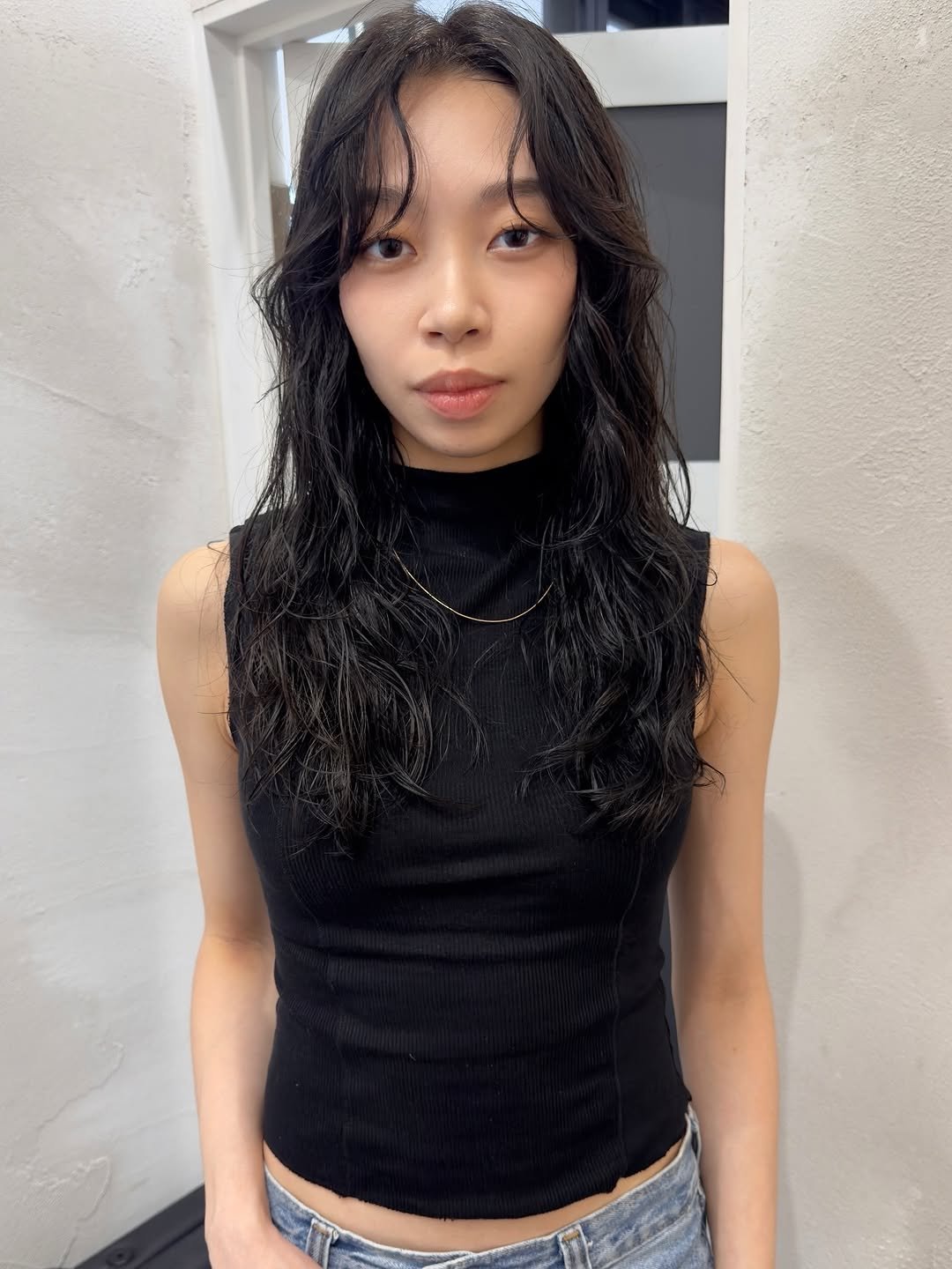 Photo by 水舟勝己　Katsumi Mizufune on January 09, 2026. May be an image of one or more people, braids, bangs, long hair and text.