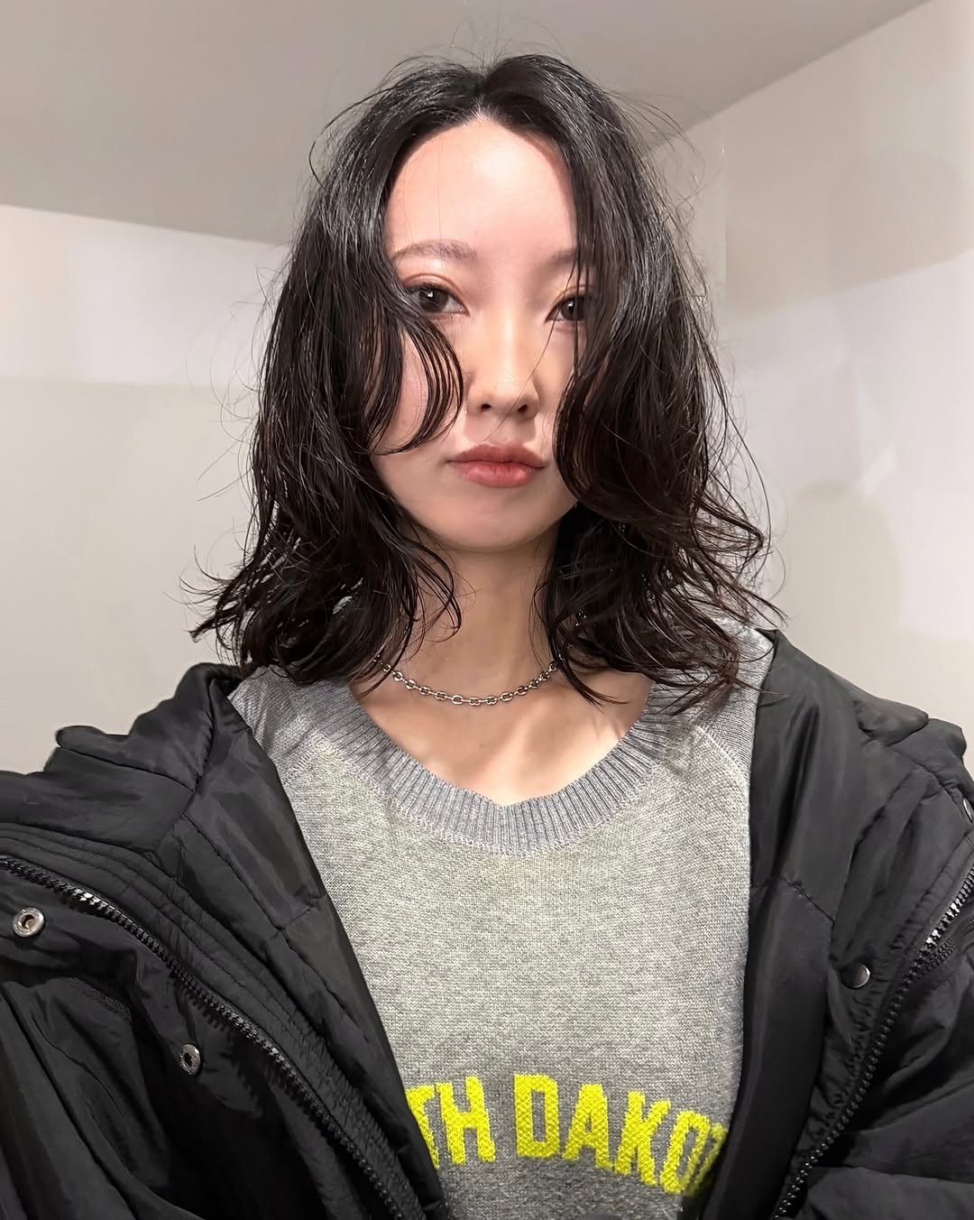 Photo by 水舟勝己　Katsumi Mizufune on December 26, 2025. May be an image of one or more people, braids, bangs and text.