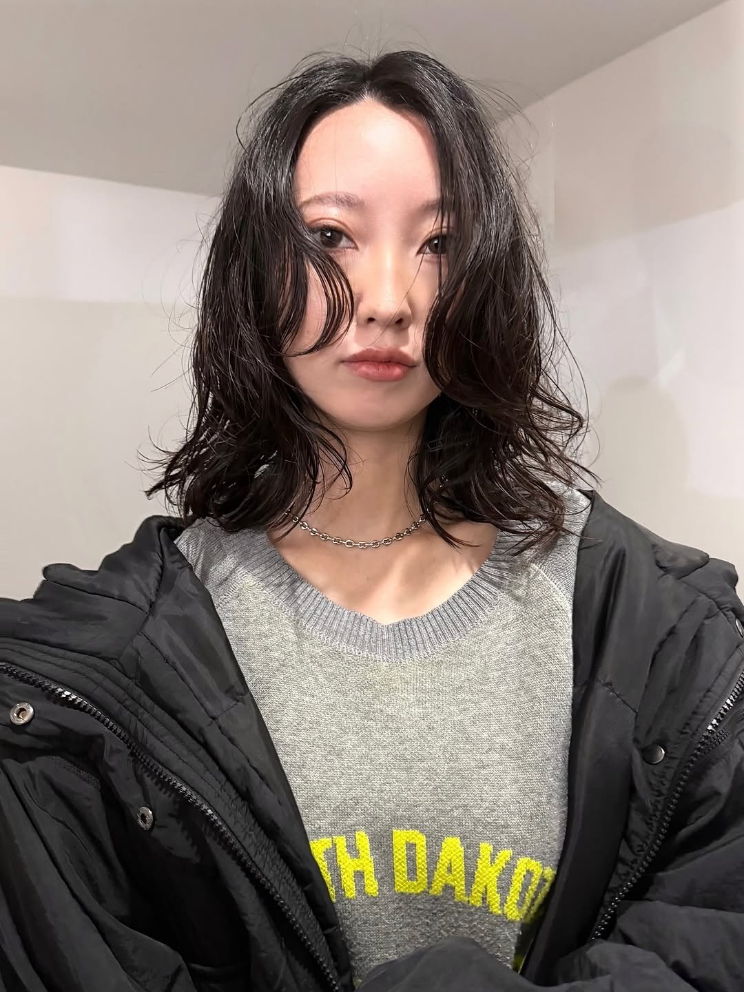 岡山の美容室NARVIS代表。パーマ・カット・ヘアカラーを中心に、日常に馴染むデザインと再現性を重視したスタイル提案を行っています。