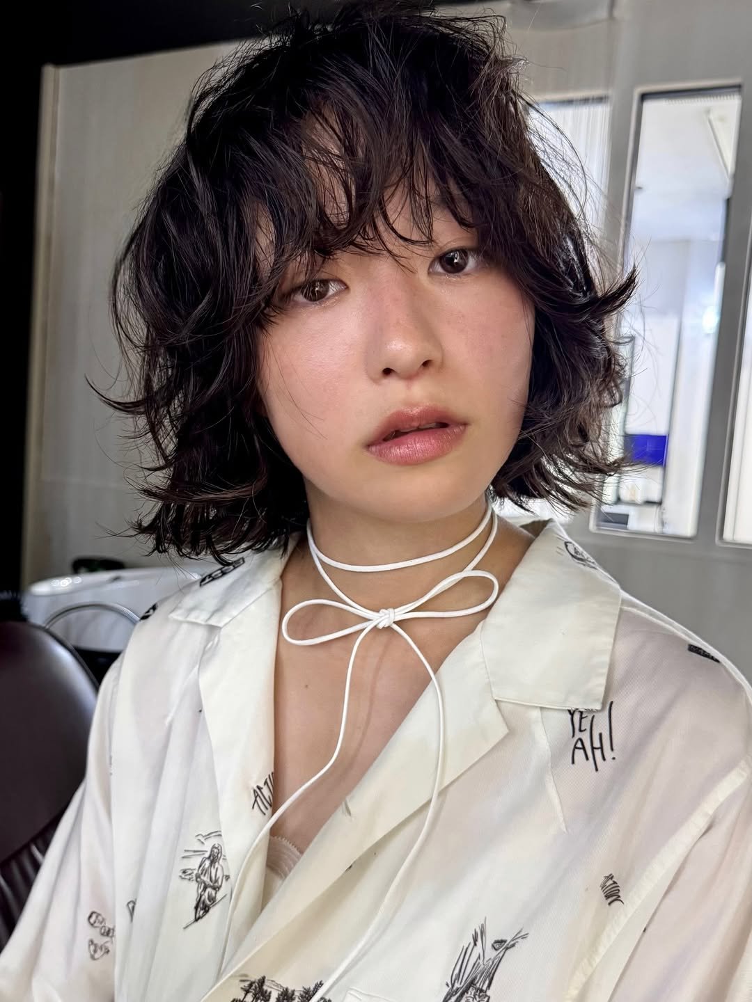 Photo by 水舟勝己　Katsumi Mizufune on January 05, 2026. May be an image of one or more people, bangs, makeup, bolo tie and text.