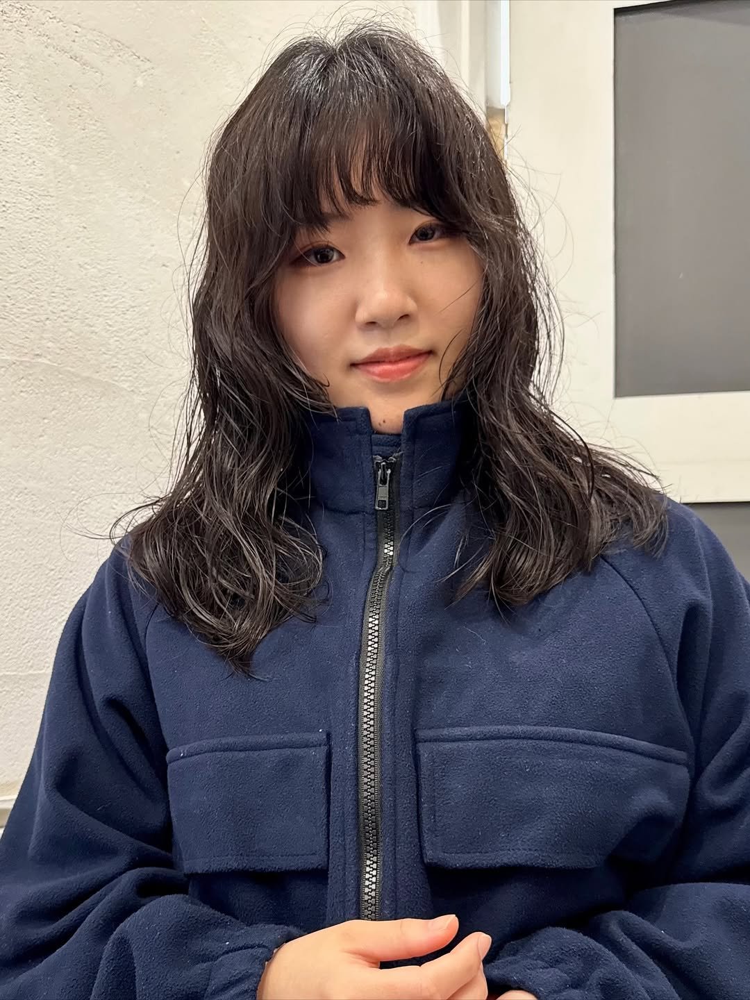 Photo by 水舟勝己　Katsumi Mizufune on November 21, 2025. May be an image of one or more people, hair, duffle coat, goosedown coat, jacket, parka, cornflower and text.