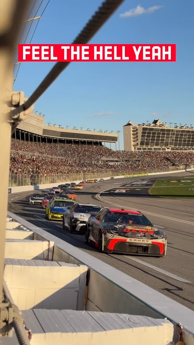 nascar 게시물 이미지: Being at the race track is a full-body experience.