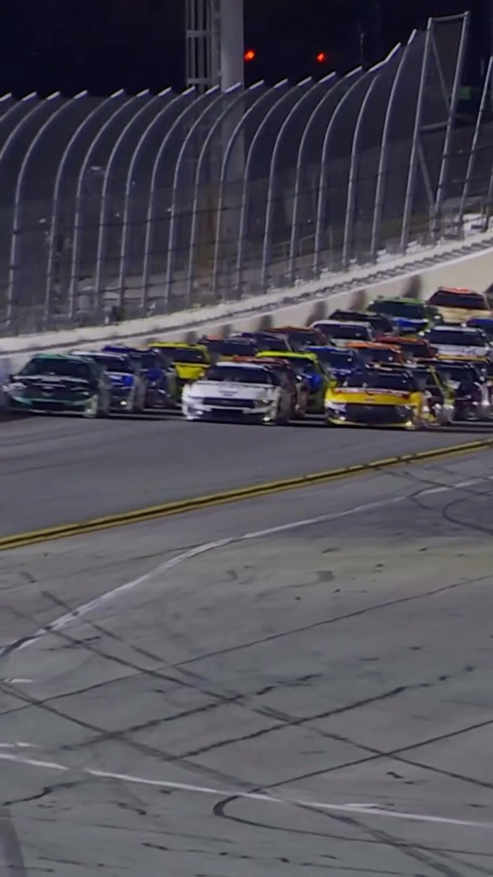 nascar 게시물 이미지: We’re fast. Very fast.