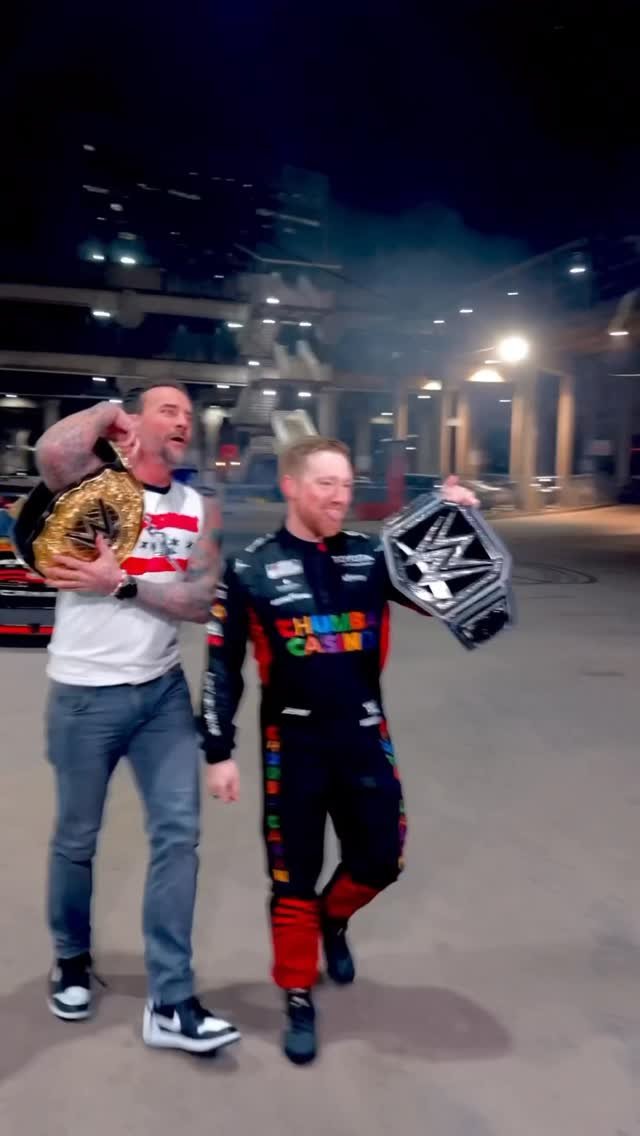 nascar 게시물 이미지: Champs know how to make an entrance. Thanks...