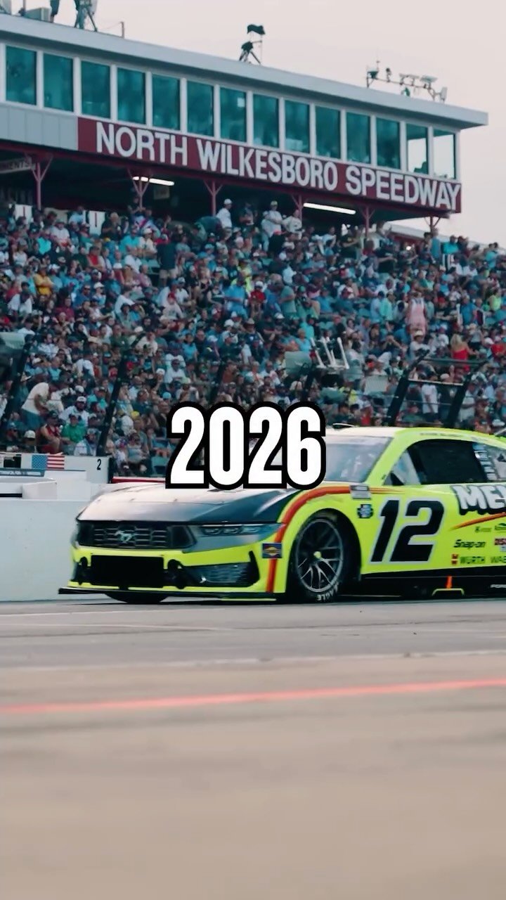 nascar 게시물 이미지: A night 30 years in the making.