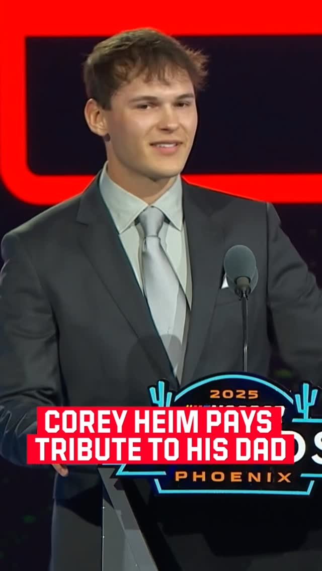 nascar 게시물 이미지: His agent, his sponsor and his No. 1 fan. Well...