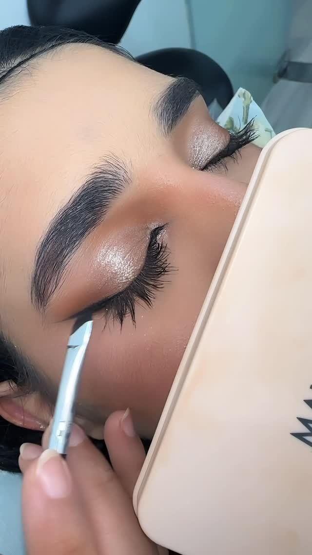 naseem_artistry 게시물 이미지: Makeup with eyeliner ❤️look #makeuptutorial...